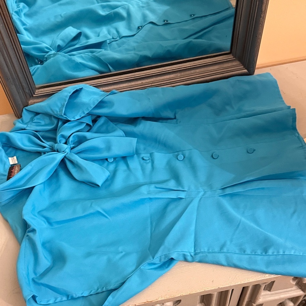 Vintage Lady Manhattan 12 Women's Blue Blouse with Bow Detail - Picture 10 of 12